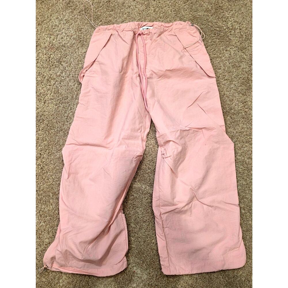 Fashion Nova pink wide leg, adjustable parachute windbreaker pants sz M